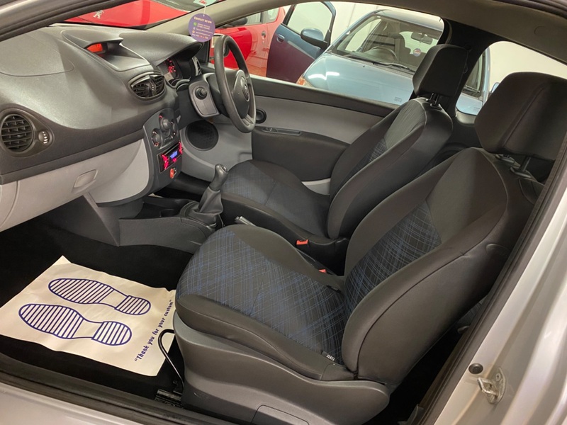 RENAULT CLIO