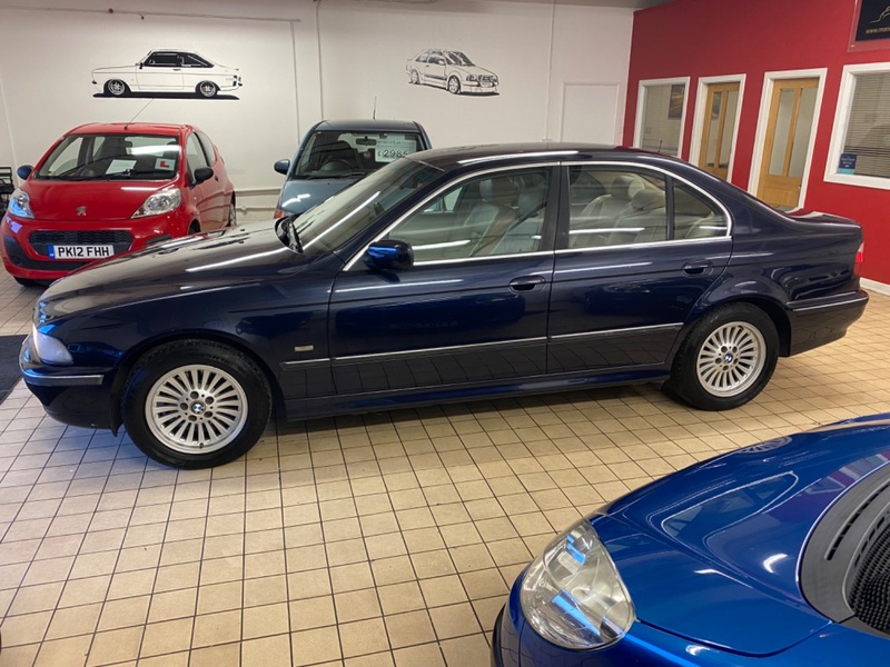 BMW 5 SERIES