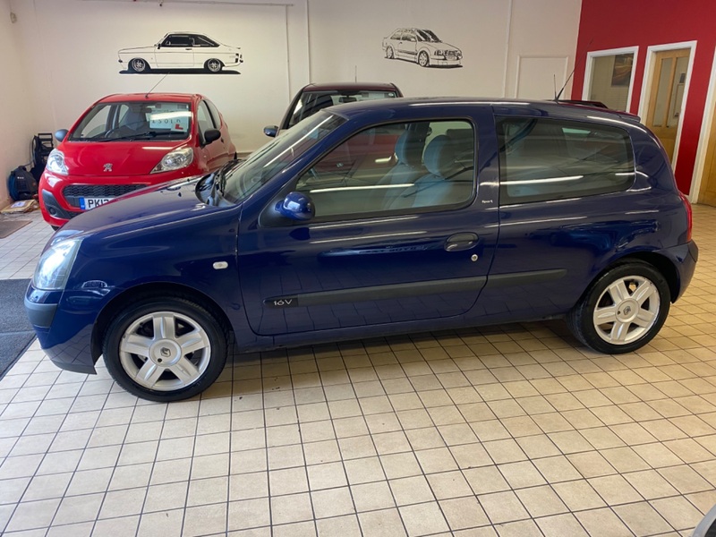 RENAULT CLIO
