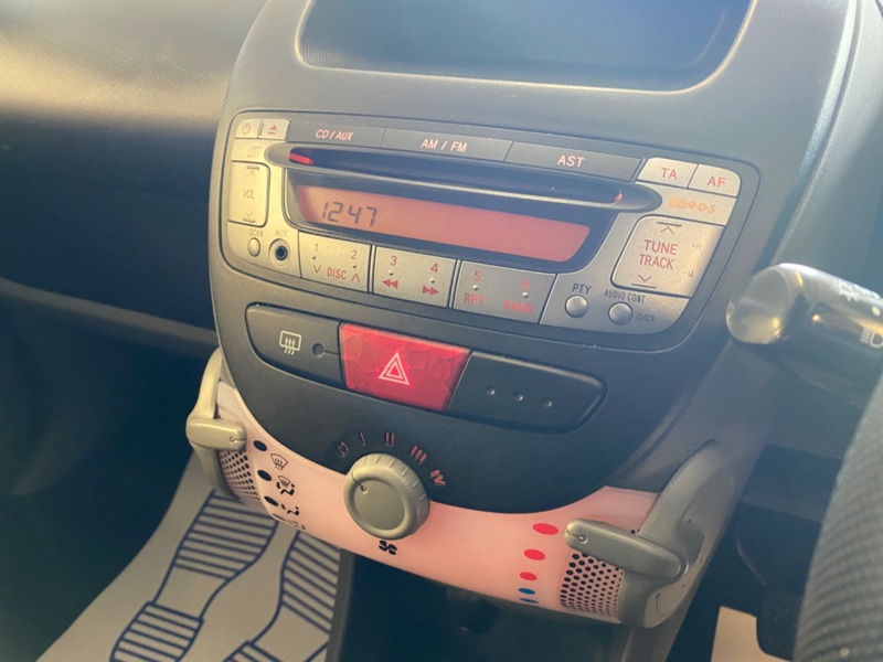 PEUGEOT 107