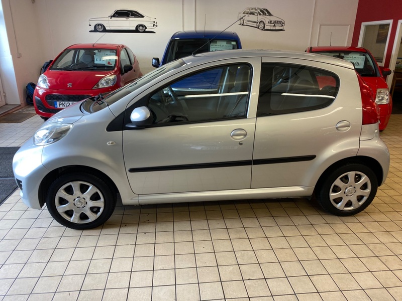 PEUGEOT 107