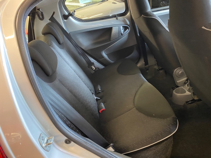 PEUGEOT 107