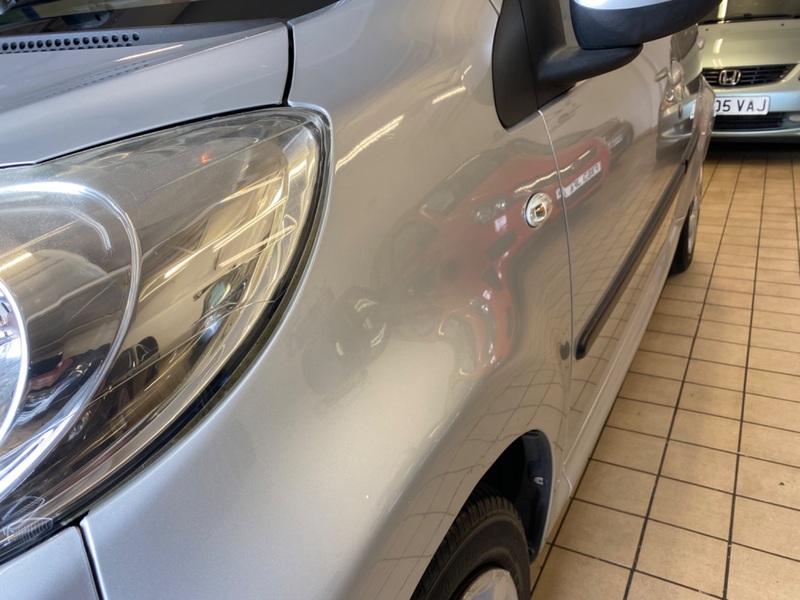 PEUGEOT 107