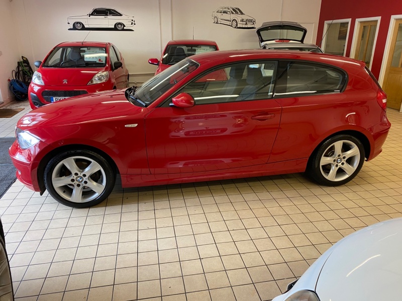 BMW 1 SERIES