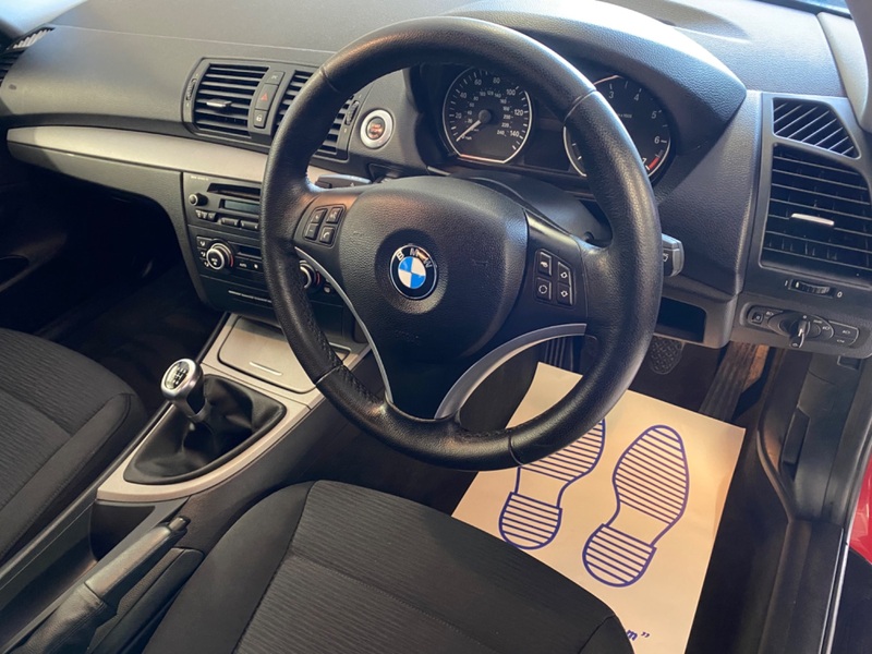 BMW 1 SERIES