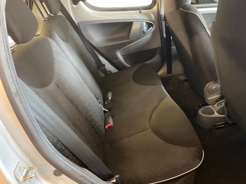 PEUGEOT 107