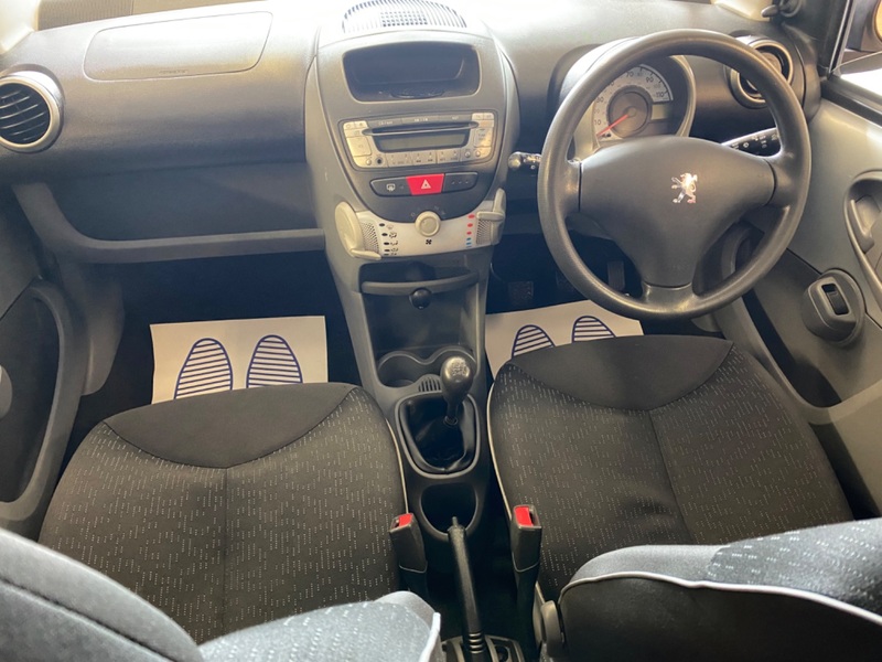 PEUGEOT 107